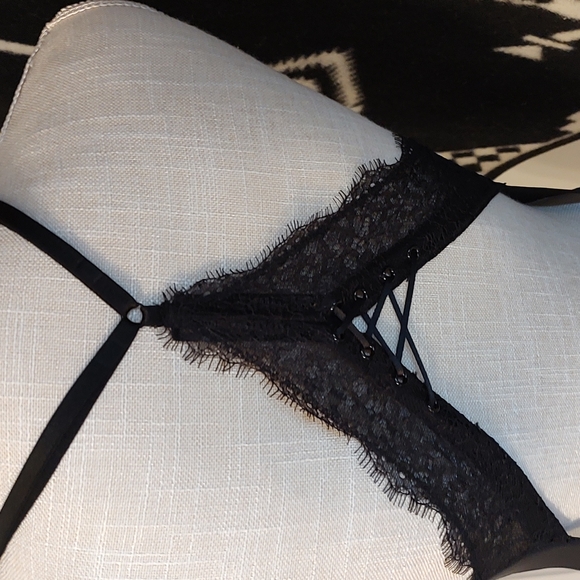 🖤 EUC Victoria's Secret Ladie's Black Lace Adjustable Bottom Snap Bodysuit, S - Picture 8 of 16